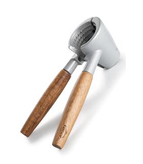 CASCANUECES WOOD
