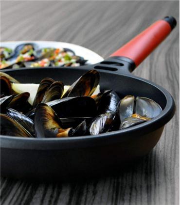 SARTEN INDUCTION 28CM MANGO ROJO